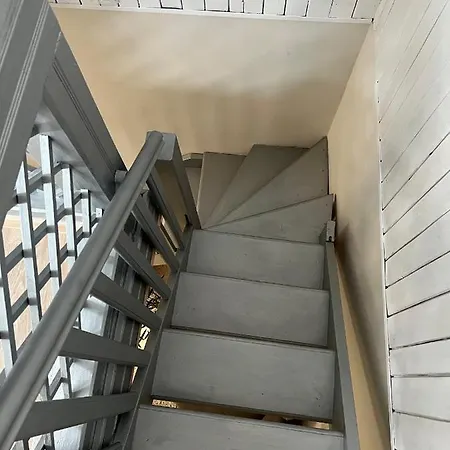 St John Street Apartment *